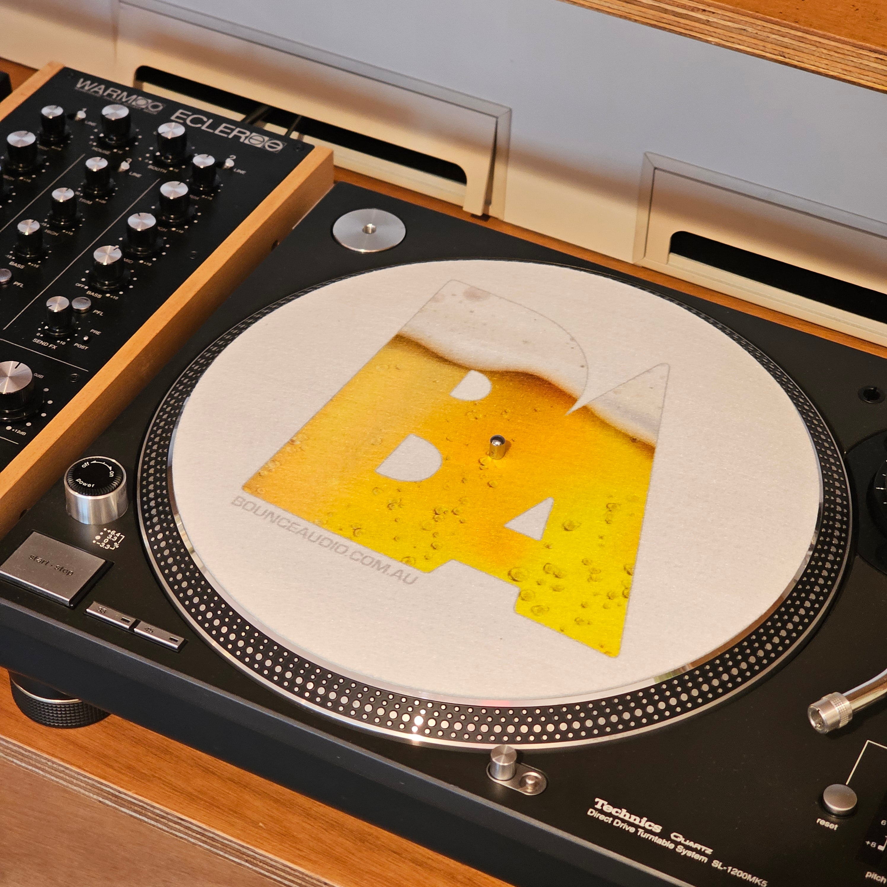 Bounce Audio BEER Goggles Slipmat - White