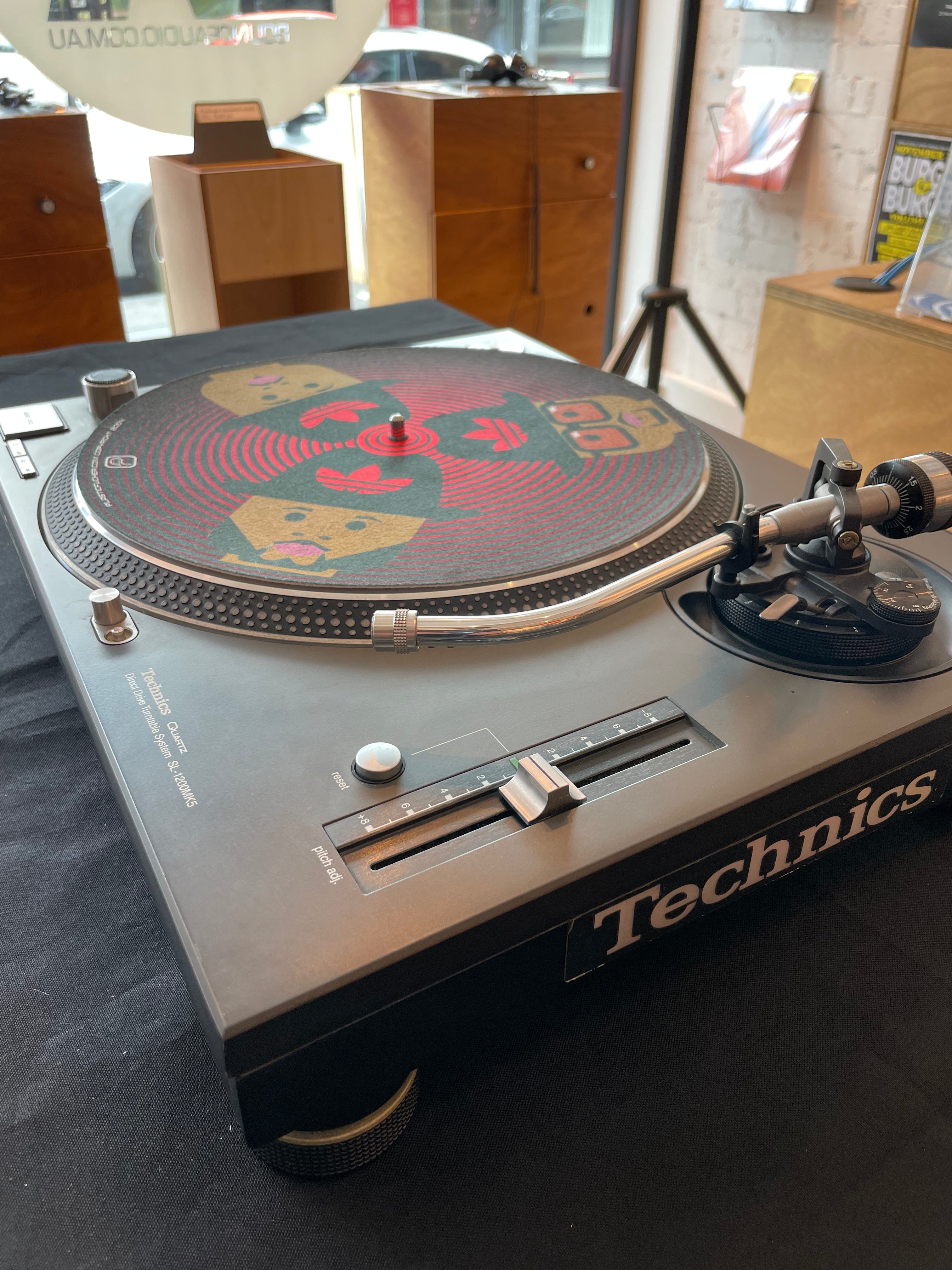 (Second Hand) Technics SL-1200MK5 Black Direct Drive Turntable