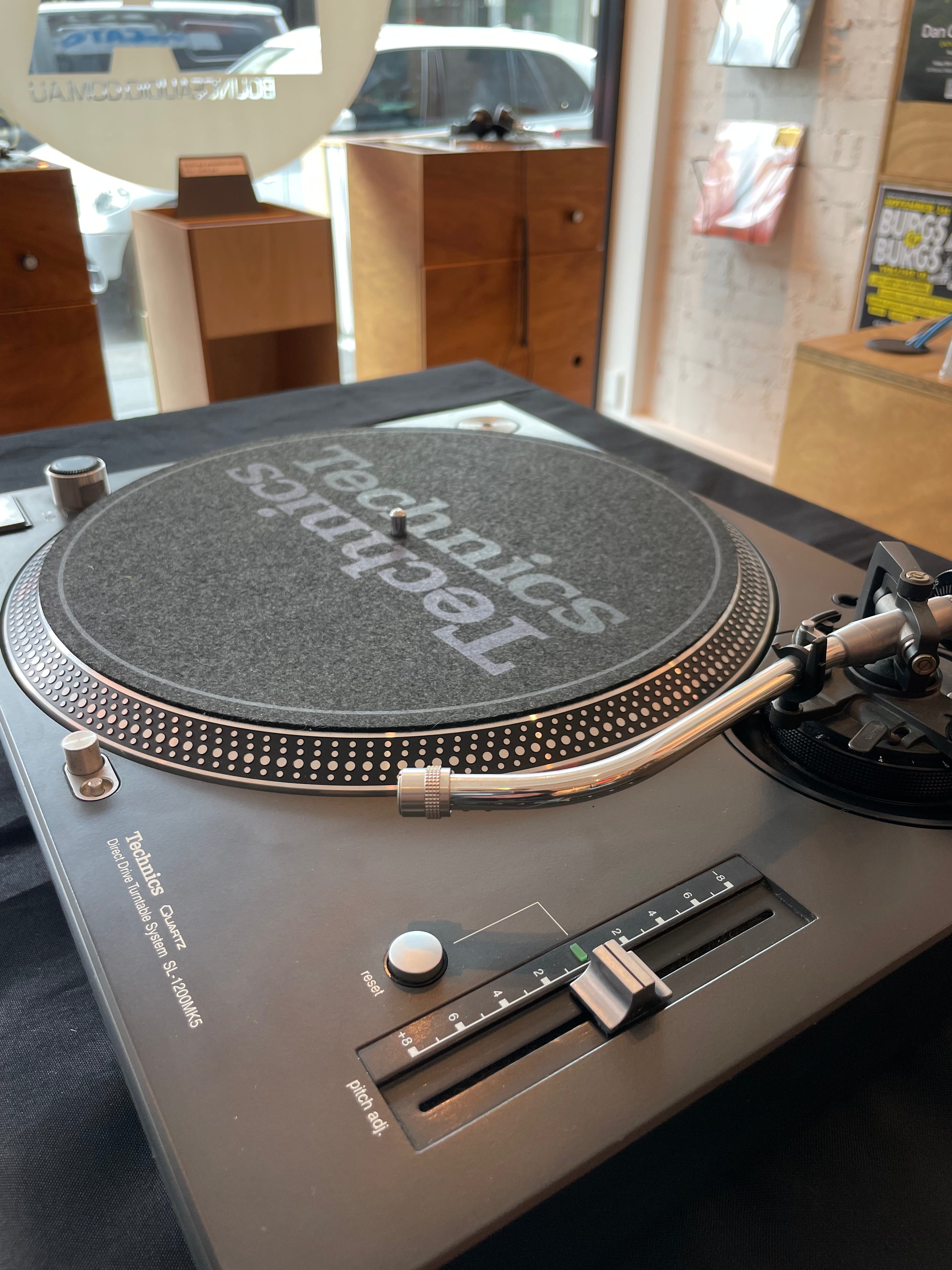 (Second Hand) Technics SL-1200MK5 Black Direct Drive Turntable