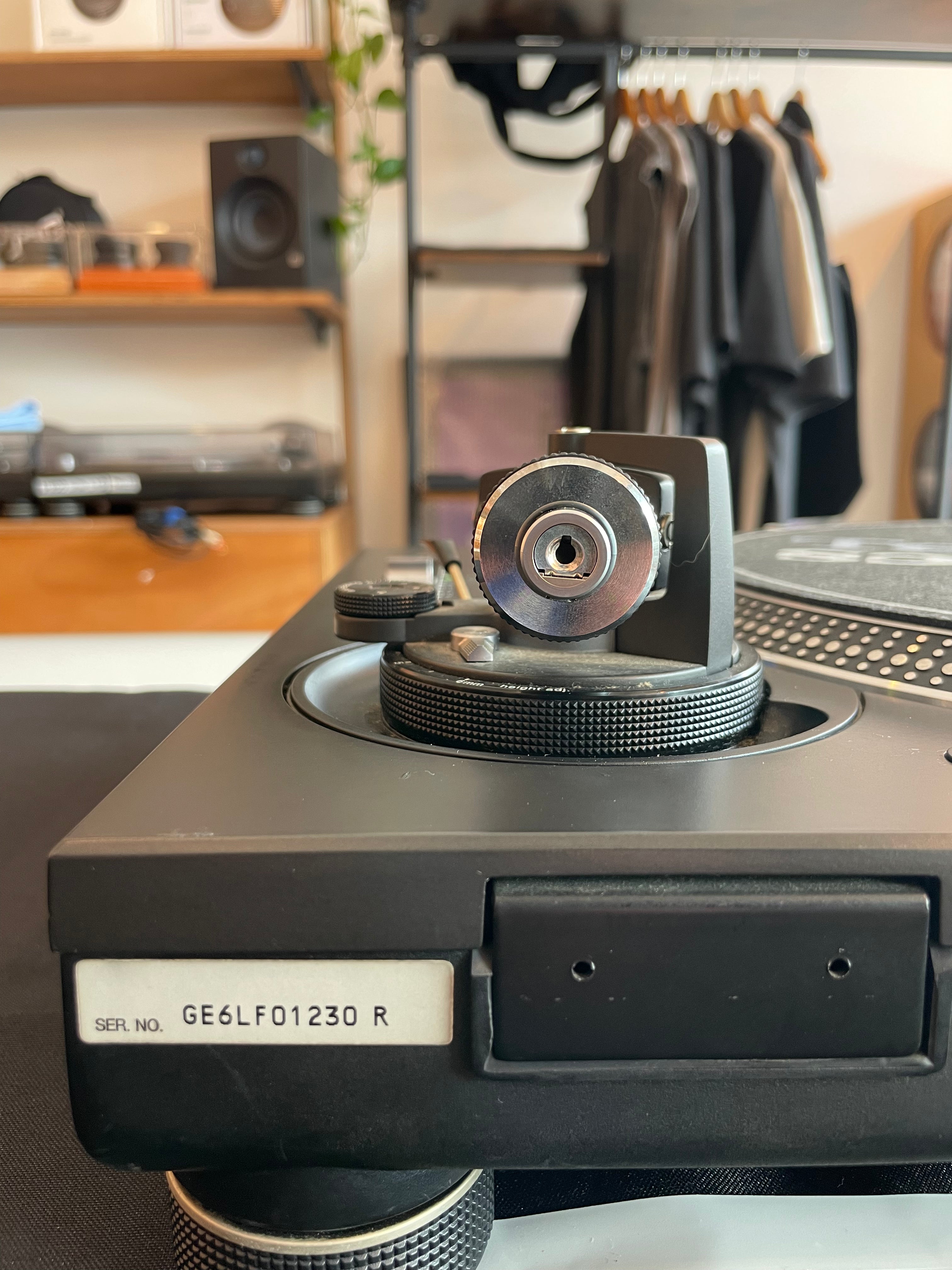 (Second Hand) Technics SL-1200MK5 Black Direct Drive Turntable