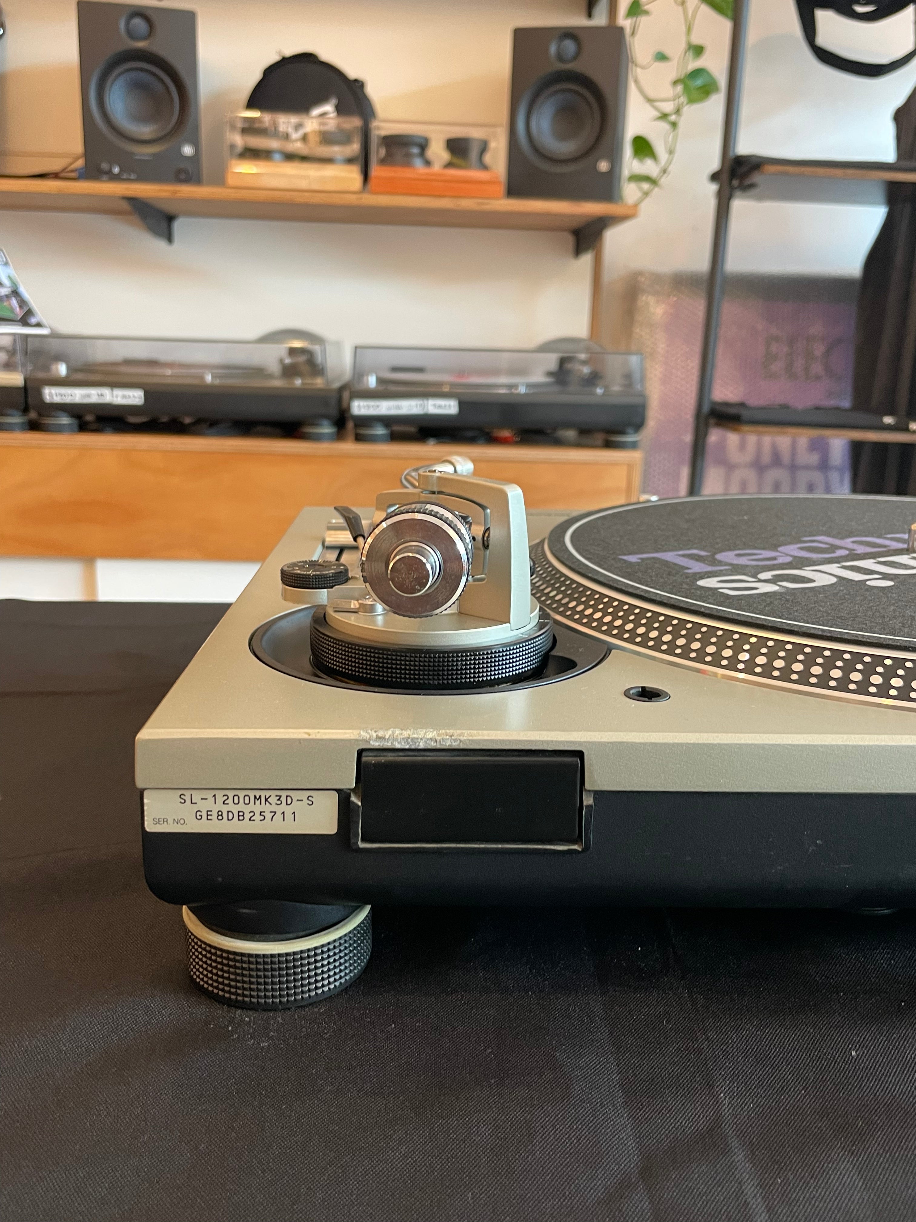(Second Hand) Technics SL-1200MK3D Silver Direct Drive Turntable