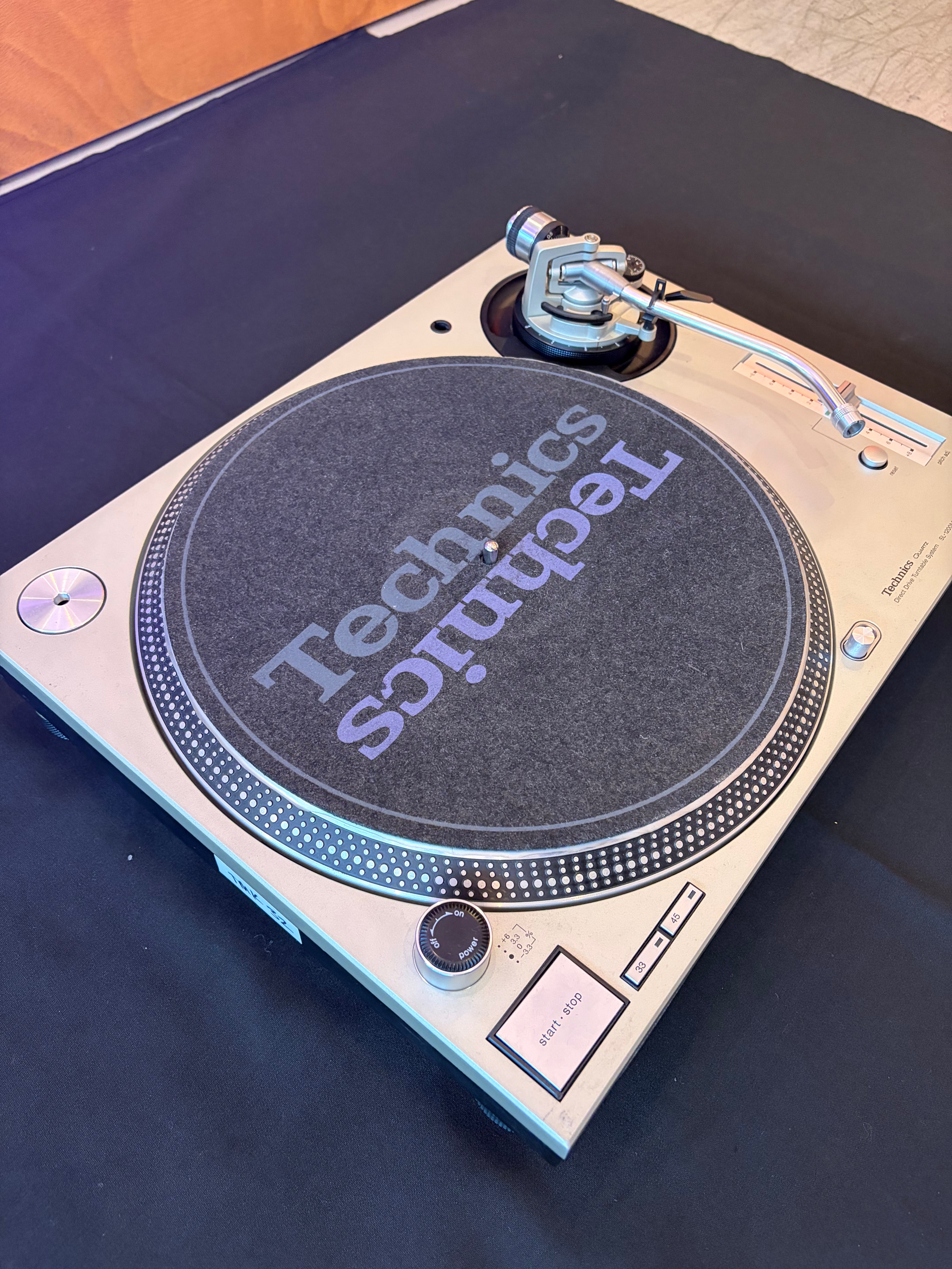 Technics SL-1200 Mk3D Silver Direct Drive Turntable (secondhand) TMK32