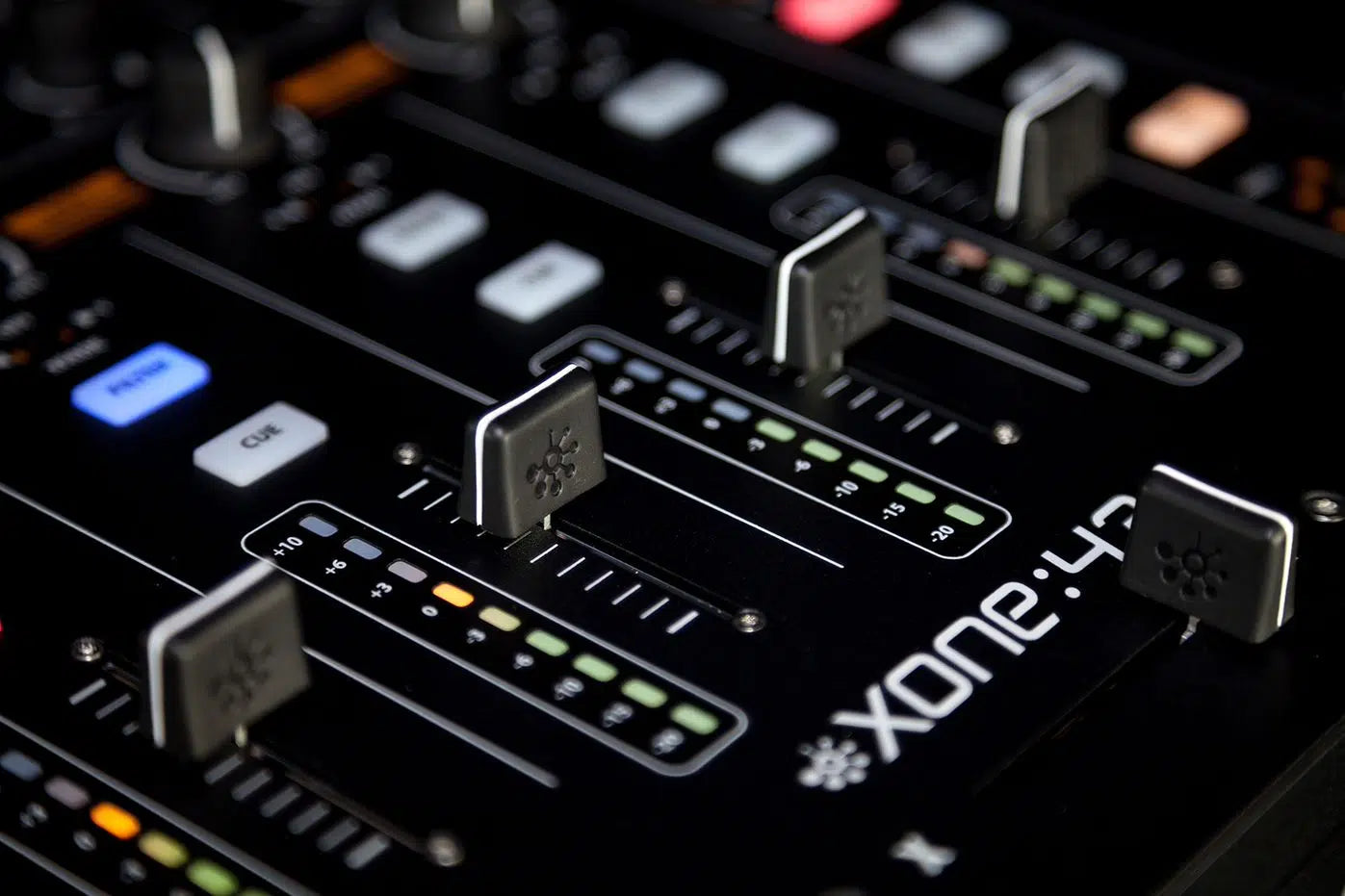 Allen & Heath Xone:43 — 4+1 Channel Analogue DJ Mixer